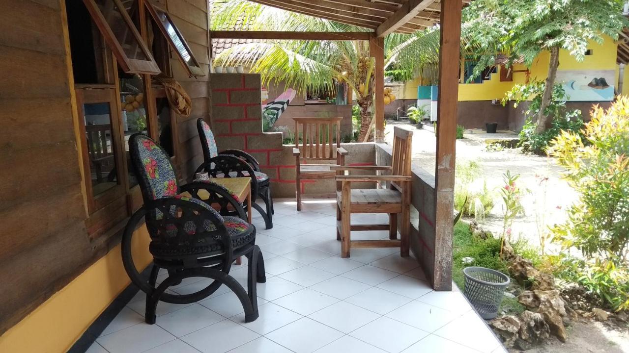 Harry'S Ocean House Watukarung Homestay Kalak Экстерьер фото