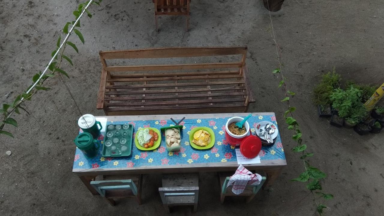 Harry'S Ocean House Watukarung Homestay Kalak Экстерьер фото