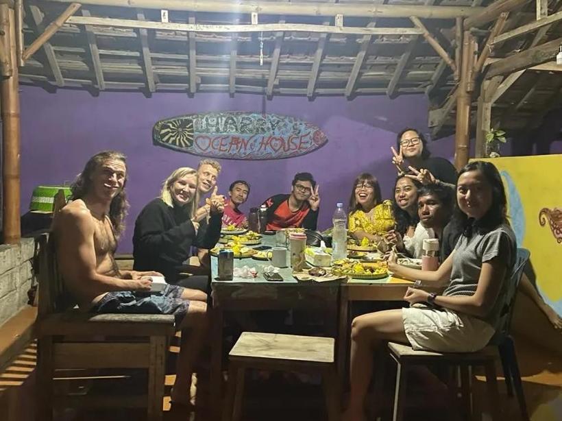 Harry'S Ocean House Watukarung Homestay Kalak Экстерьер фото