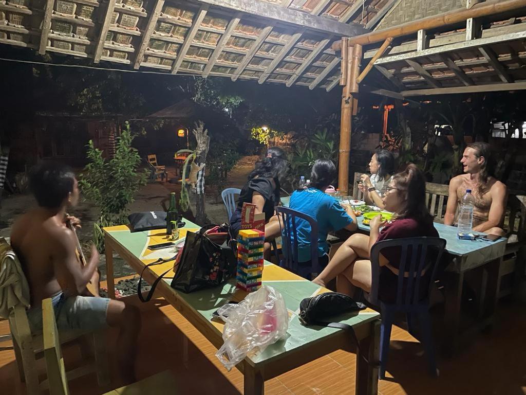 Harry'S Ocean House Watukarung Homestay Kalak Экстерьер фото