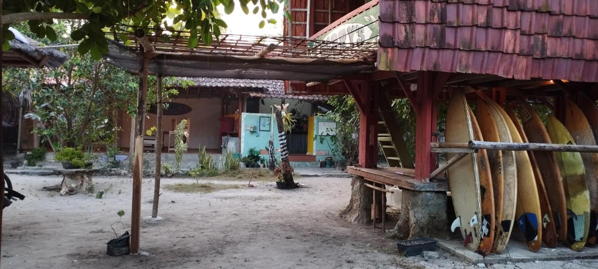 Harry'S Ocean House Watukarung Homestay Kalak Экстерьер фото