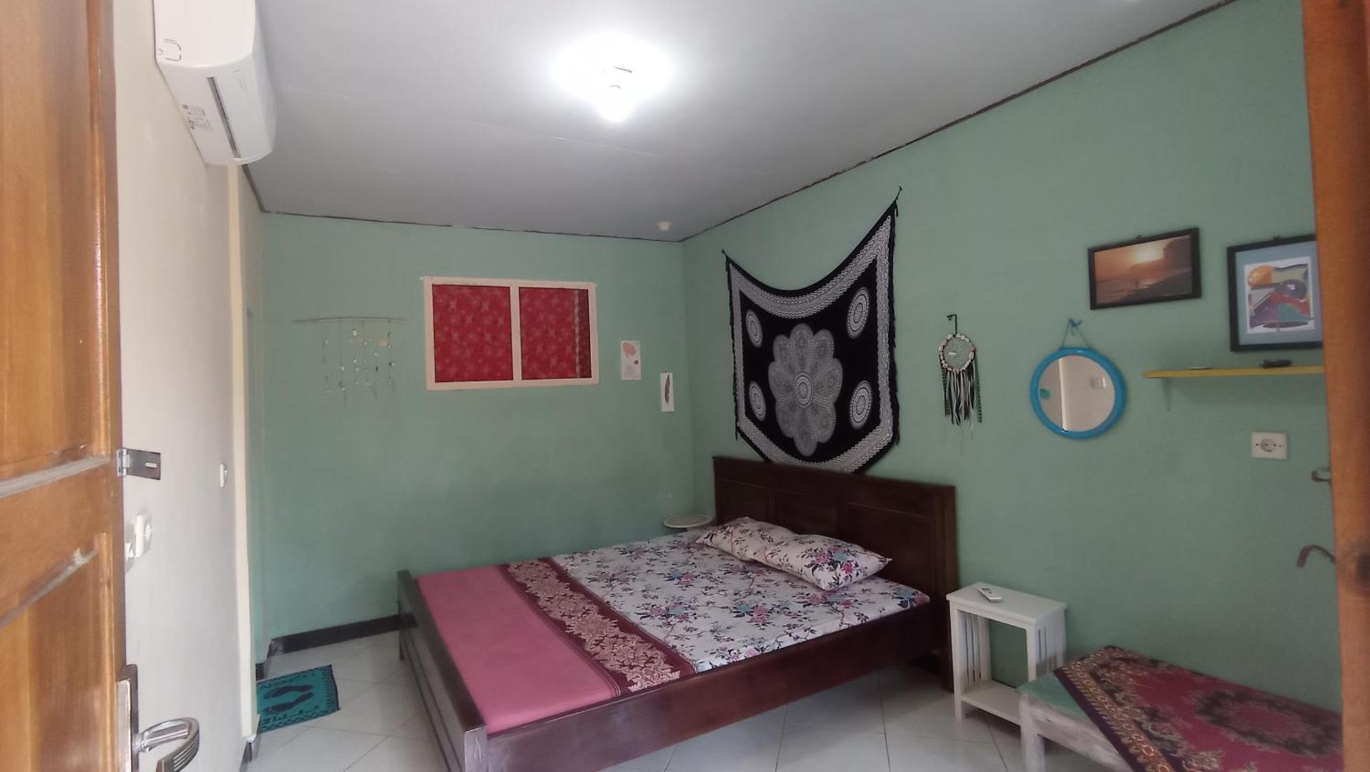 Harry'S Ocean House Watukarung Homestay Kalak Номер фото