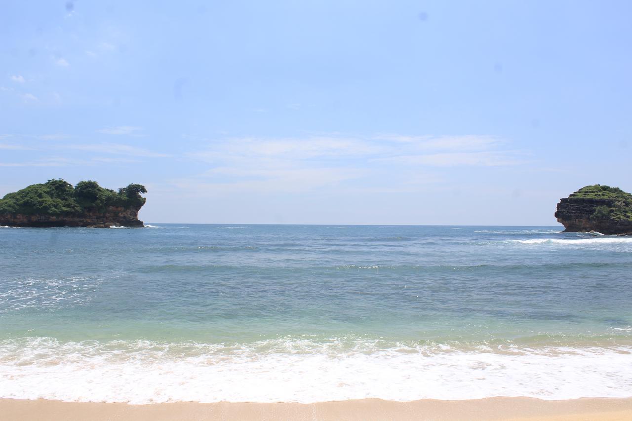 Harry'S Ocean House Watukarung Homestay Kalak Экстерьер фото