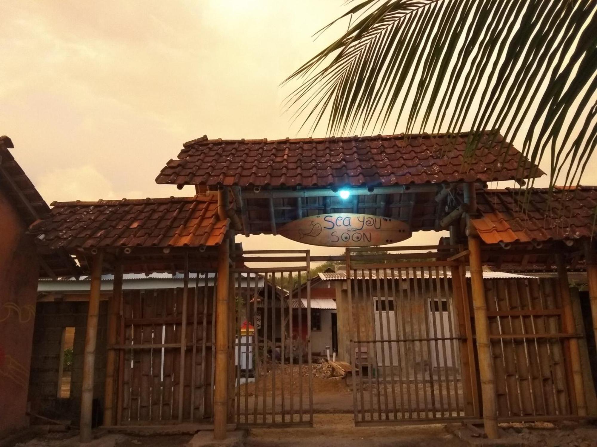 Harry'S Ocean House Watukarung Homestay Kalak Экстерьер фото