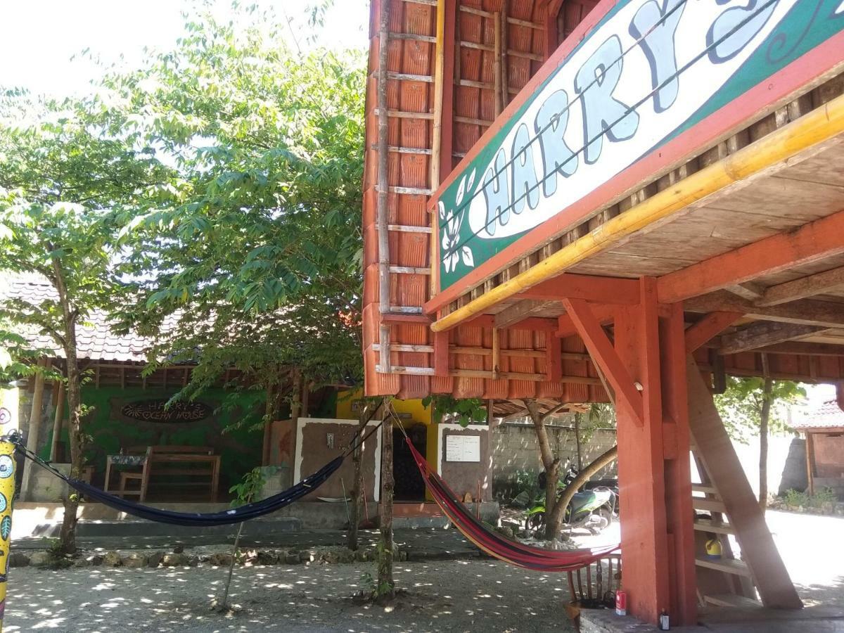Harry'S Ocean House Watukarung Homestay Kalak Экстерьер фото